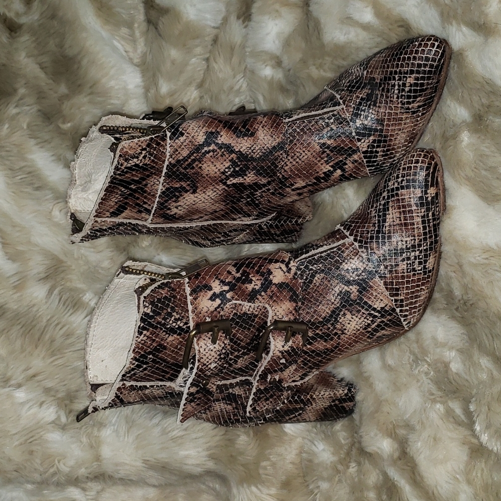 Freebird Joey Boots Snake Print Size 9 - image 1